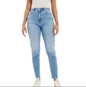 American Eagle Stretch Curvy Mom Jean in Light Wash | Size 12